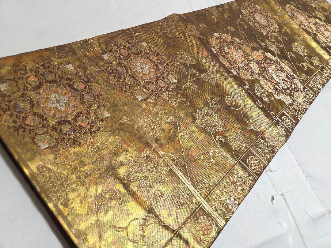 A◇着物くつろぎ 正倉院文様 金糸 引箔 華文 六通 正絹 フォーマルな