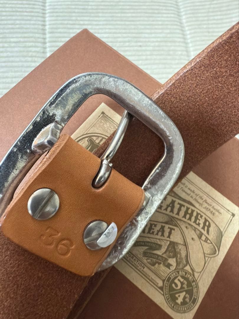 ダルチザンのご神体とアベニューコタローの刻印入りの、シンプルな