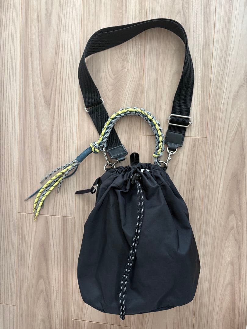 zattu \"LUGUN\" ブラック 巾着型ショルダーバッグ 黒