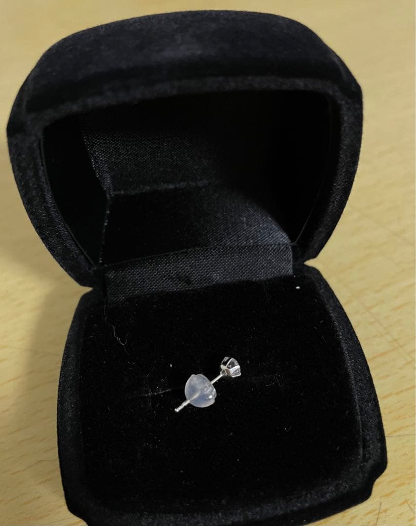 PT900ダイヤモンドピアス 0.15ct 片耳用 一粒 無色透明