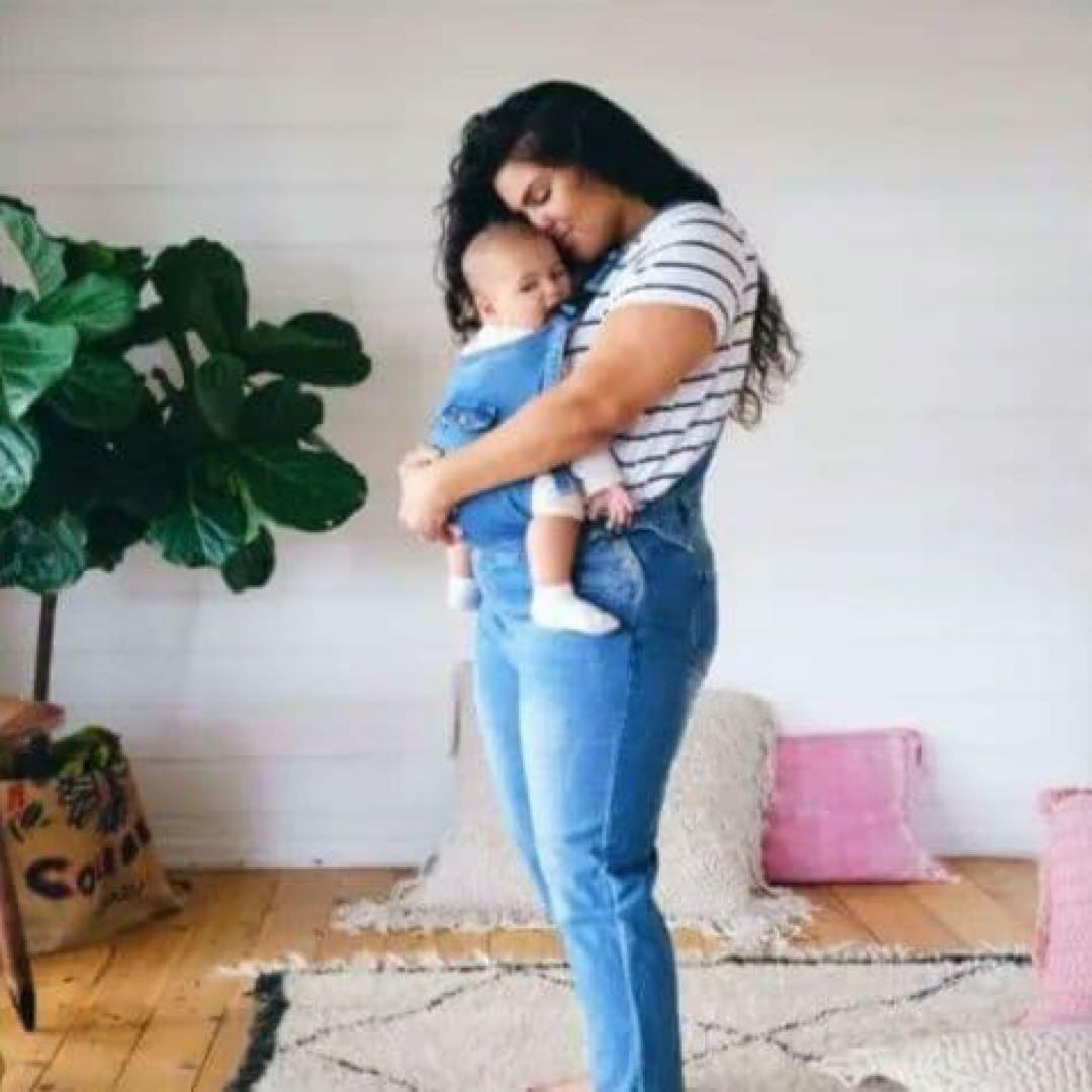 オーストラリアで話題！！オーバーオール×抱っこ紐【マムジー】 わくわく☆まま様】着る抱っこ紐 マムジー ROMPAZ - メルカリ