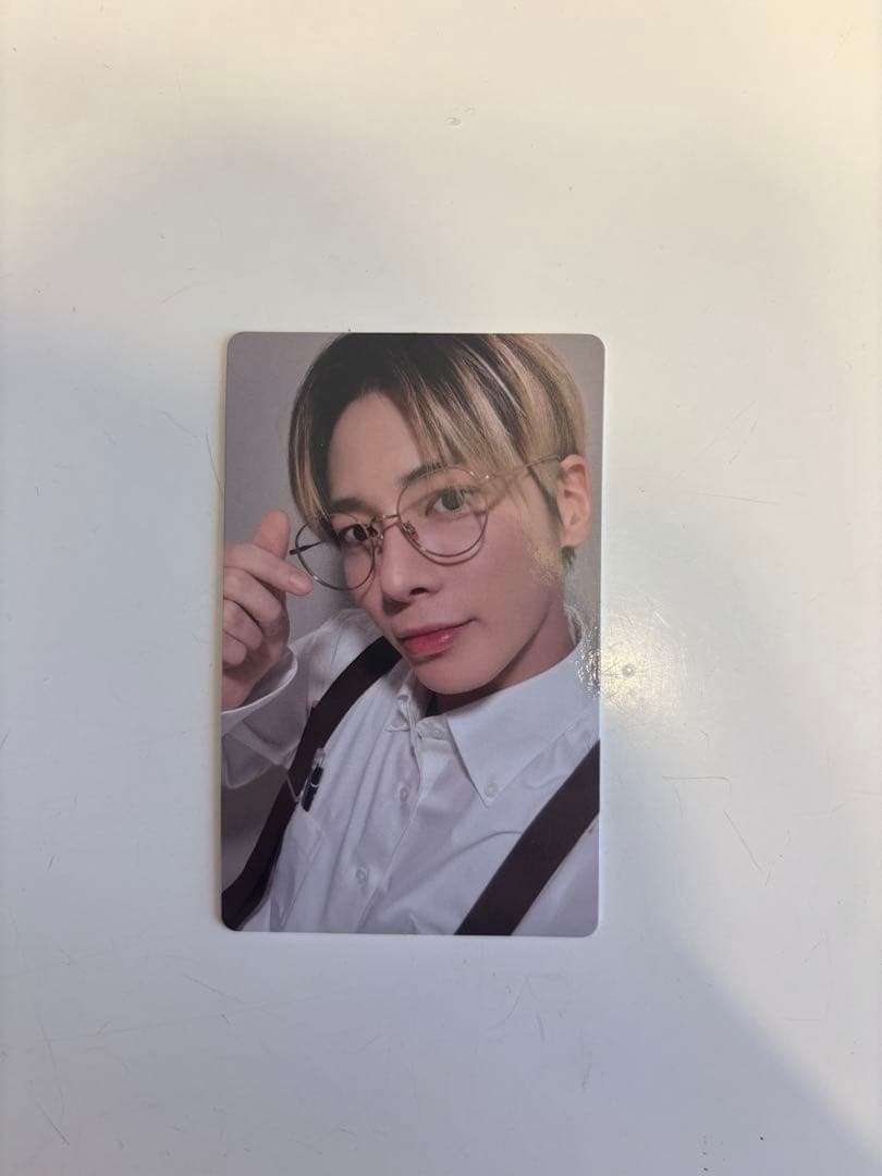 公式 FC継続トレカ テヒョン TOMORROW X TOGETHER - メルカリ