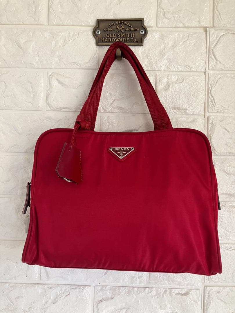 PRADA レッド　ナイロンハンドバッグ 楽天市場】赤 ナイロン プラダ トートバッグの通販