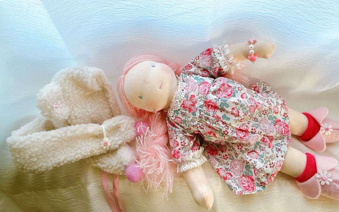 ウォルドルフ人形　桃色の女の子