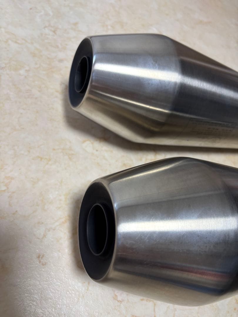 トライアンフ スラクストン 1200r 純正マフラー 新車外し デッド