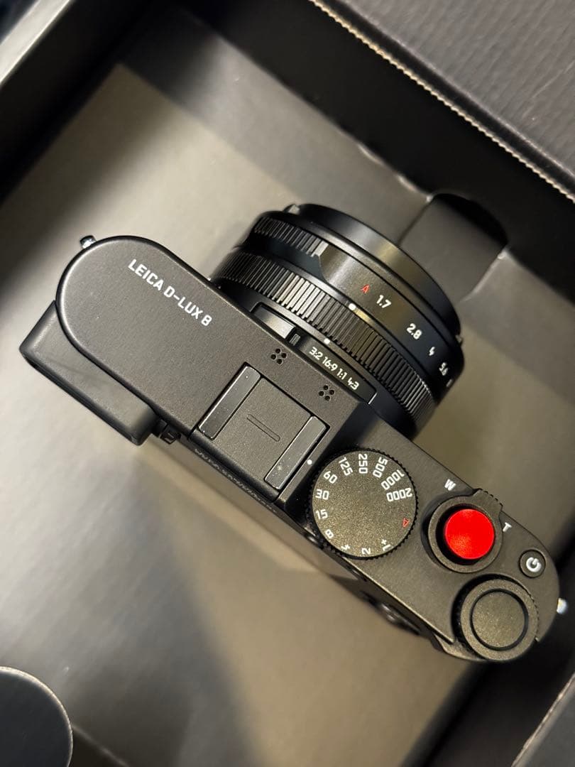 LEICA D-LUX8 付属＋アクセ多数(新品サムレストオートキャップなど