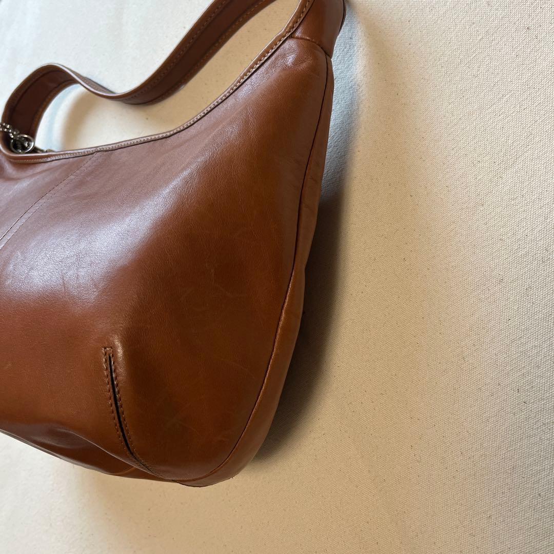 美品】コーチ ワンショルダー エルゴ ホーボー ハーフムーン レザー