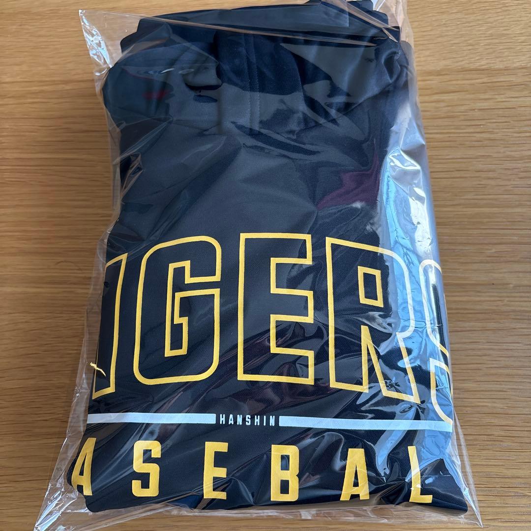 新品未開封 阪神タイガース 優勝 ミズノ レプリカパーカー ブラック L