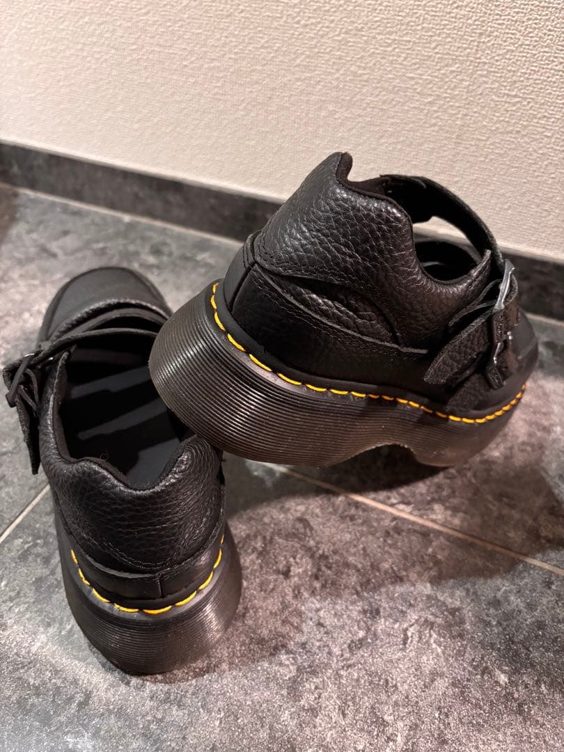 極美品☆UK4 Dr.Martens BUZZ メリージェーン ブラック - メルカリ