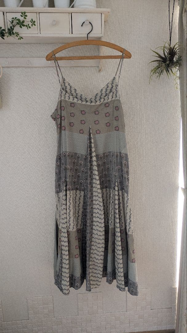 せいらです☆２度短時間着用超美品☆GASA草原の路キャミドレス