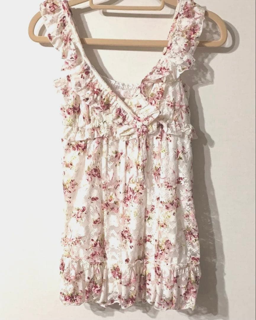 【新品・未使用】 LIZ LISA リズリサ キャミソール 花柄 リボン ♡LIZ LISA リズリサ♡肩リボン付きキャミソール（オフホワイト