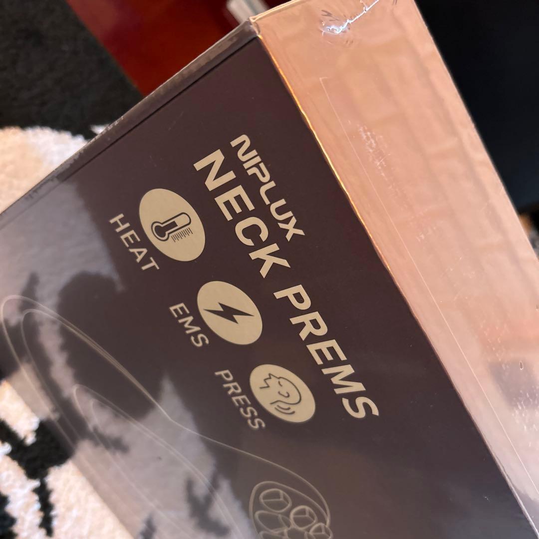 ボディ・フェイスケア NIPLUX NECK PREMS NIPLUX公式店】NECK PREMS│EMSと温熱で首の違和感にアプローチ