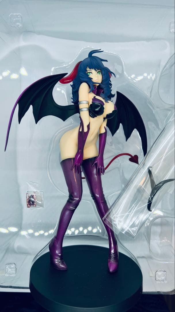 屈曲角の悪魔 ディアボルス・インクリナタス　美少女