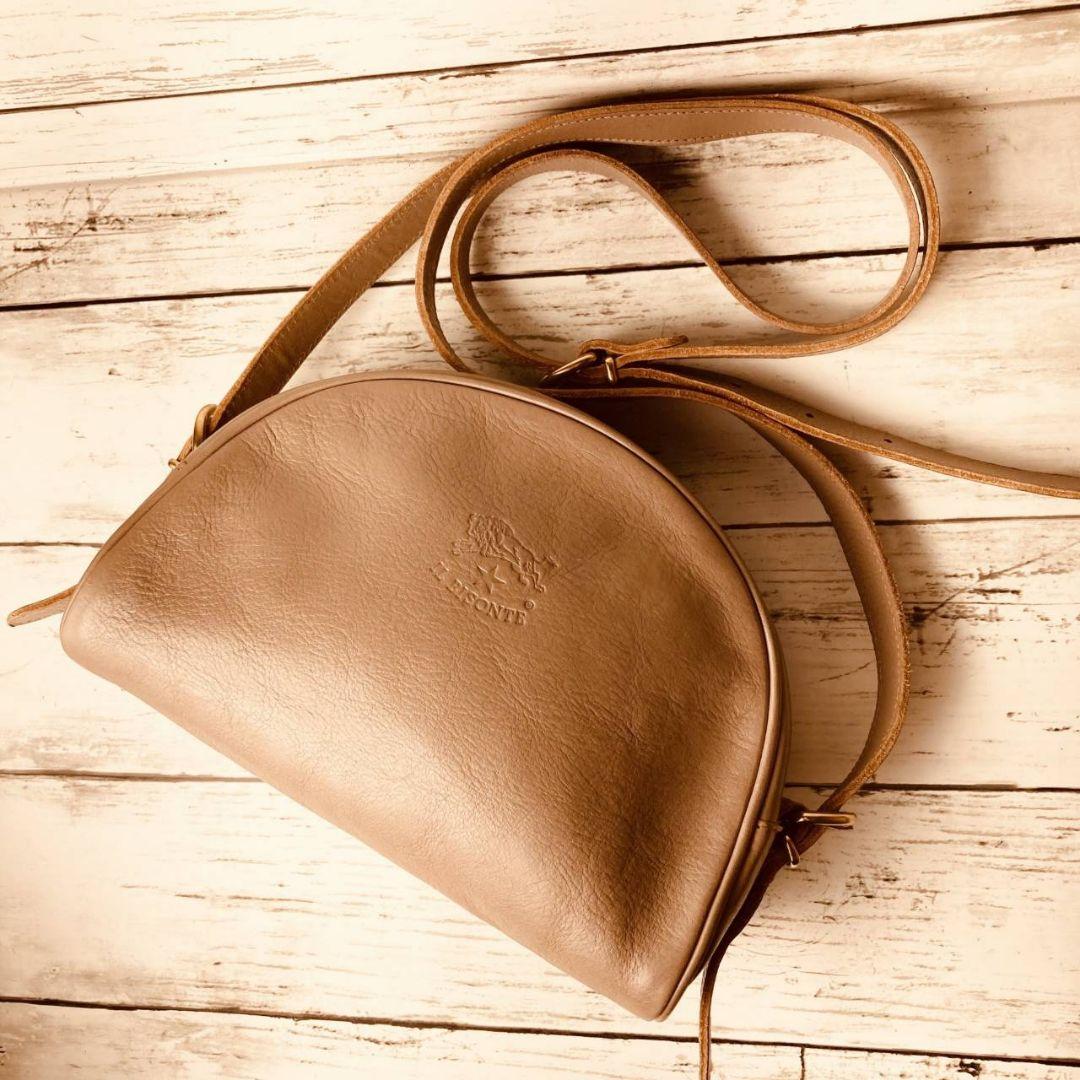 高級感漂う本革】 ILBISONTE ショルダーバッグ ハーフムーン バイソン