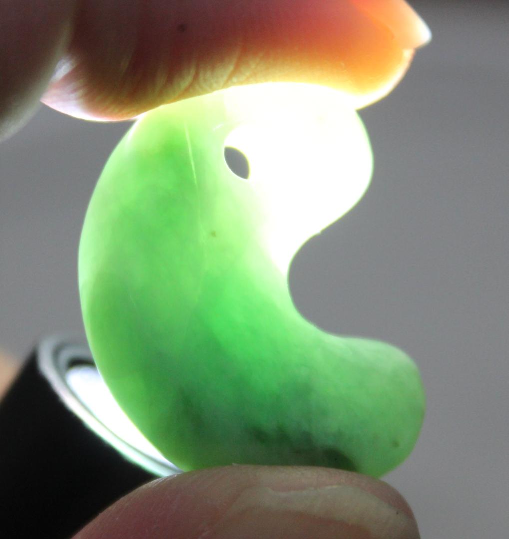 専用出品［透明感］糸魚川翡翠 勾玉 7.0g