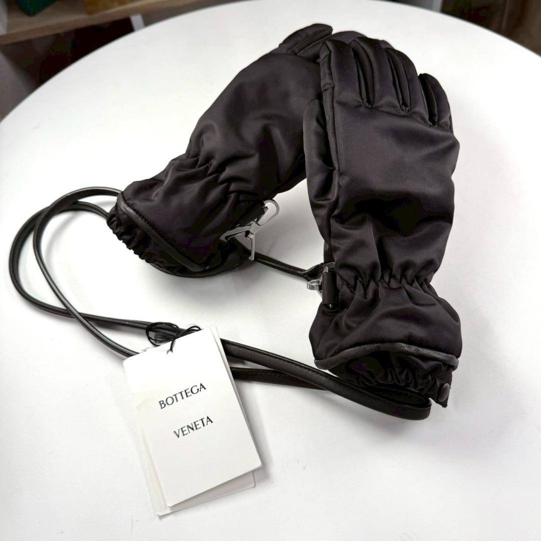 新品未使用 BOTTEGA VENETA ナイロン レザー グローブ 2026年最新】Bottega Veneta 手袋の人気アイテム - メルカリ