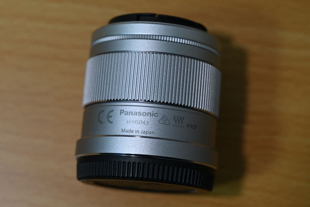 Panasonic 42.5mm F1.7 シルバー