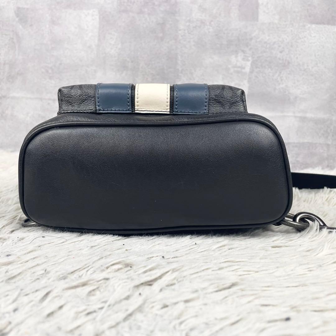 美品 コーチ レザー ボディバッグ ロゴ型押し ファスナー シルバー金具