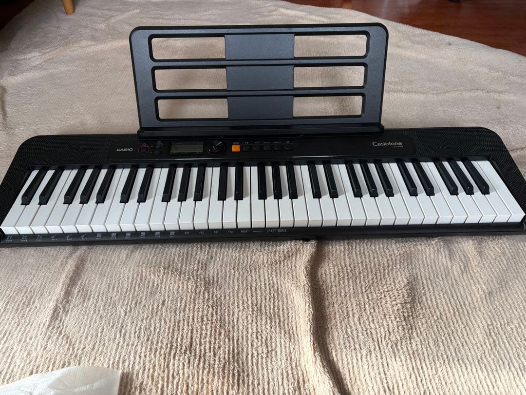 【美品】CASIO CT-S200 61鍵盤 Casiotone 電子ピアノ CASIO CT-S200 RD レッド 61鍵盤 Casiotone カシオトーン カシオ