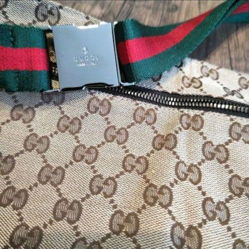 GUCCI ウエストポーチボディバッグ GGキャンバス シェリーライン