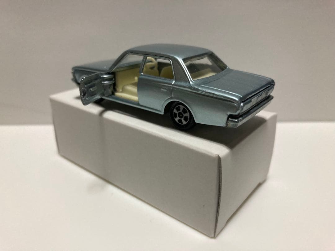 トミカ 日本製 クラウン スーパーデラックス 1Aホイール メタブルー
