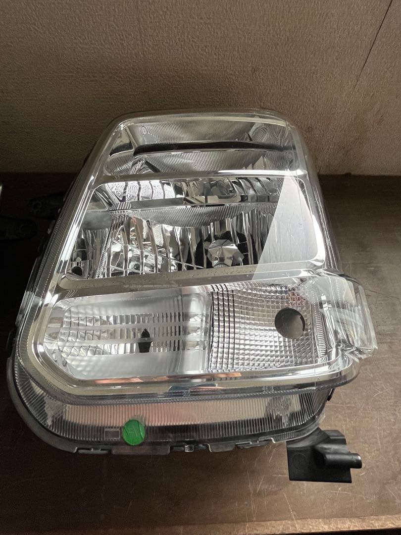 スズキ純正エブリィDA17Wの左右ヘッドライトユニットセット 中古品