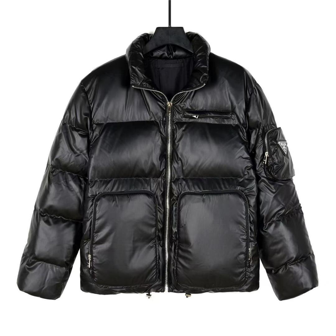 PRADAブラックダウンジャケット ショート丈 PRADA（プラダ） ダウンジャケット 292056 1WQ8 レディース Re-Nylon