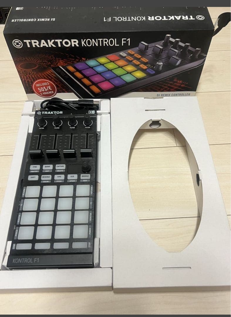 TRAKTOR KONTROL F1 DJコントローラー - メルカリ