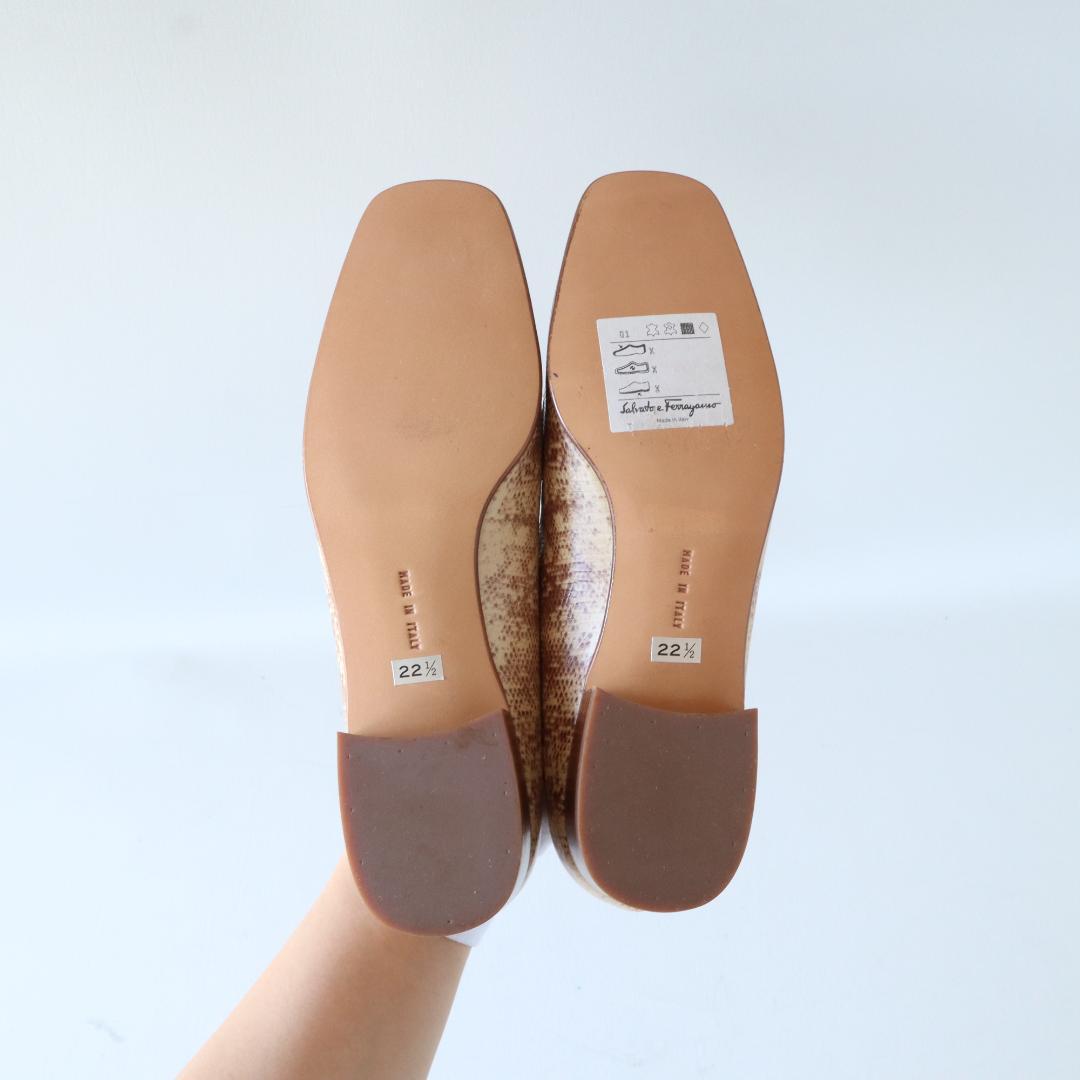 未使用フェラガモ ガンチーニローファー ヘビ柄5C 22〜22.5cm