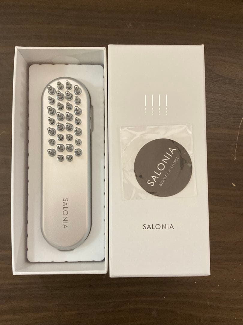 サロニア EMS リフトブラシ 美顔器　SAL22206SL M923 SALONIA、筋トレ発想の美顔器「​EMSリフトブラシ 3Dケア」11月1日新