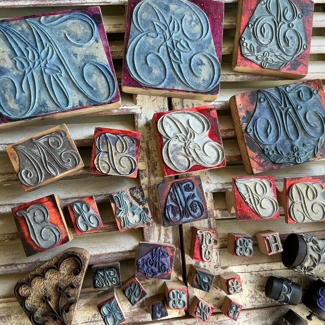 ♡沢山♡　フランス　アンティーク　刺繍　イニシャル　モノグラム　スタンプ フランス モノグラム イニシャル スタンプ C 花文字 mercerie・手芸用品