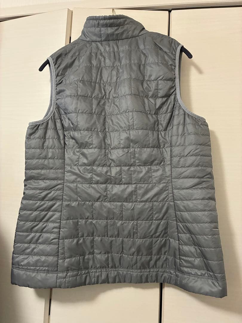 Patagoniaパタゴニア ダウンベスト グレー - メルカリ