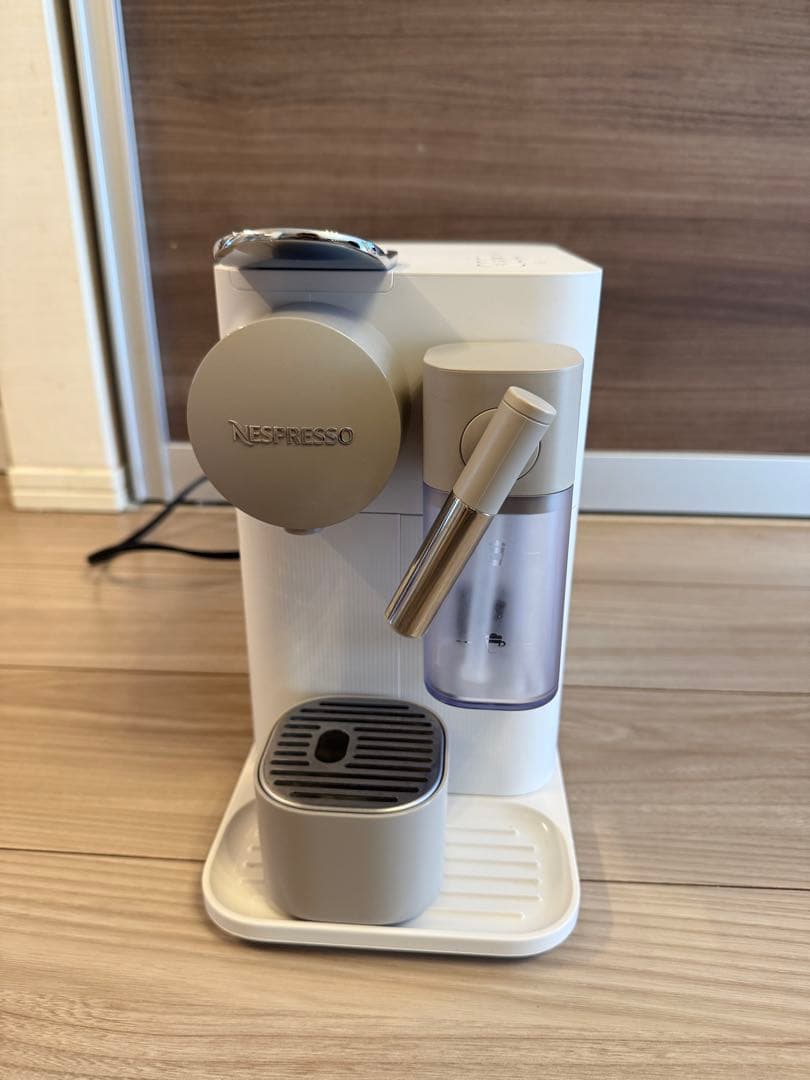 ネスプレッソ　F111 カプセル式コーヒーメーカー　ラティシマ•ワン　2021年 Amazon | ネスプレッソ カプセル式コーヒーメーカー ラティシマ・ワン