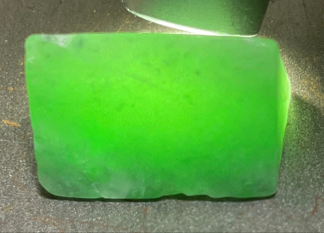 金山谷産 緑色］ 糸魚川翡翠2g ヒスイ ひすい - メルカリ