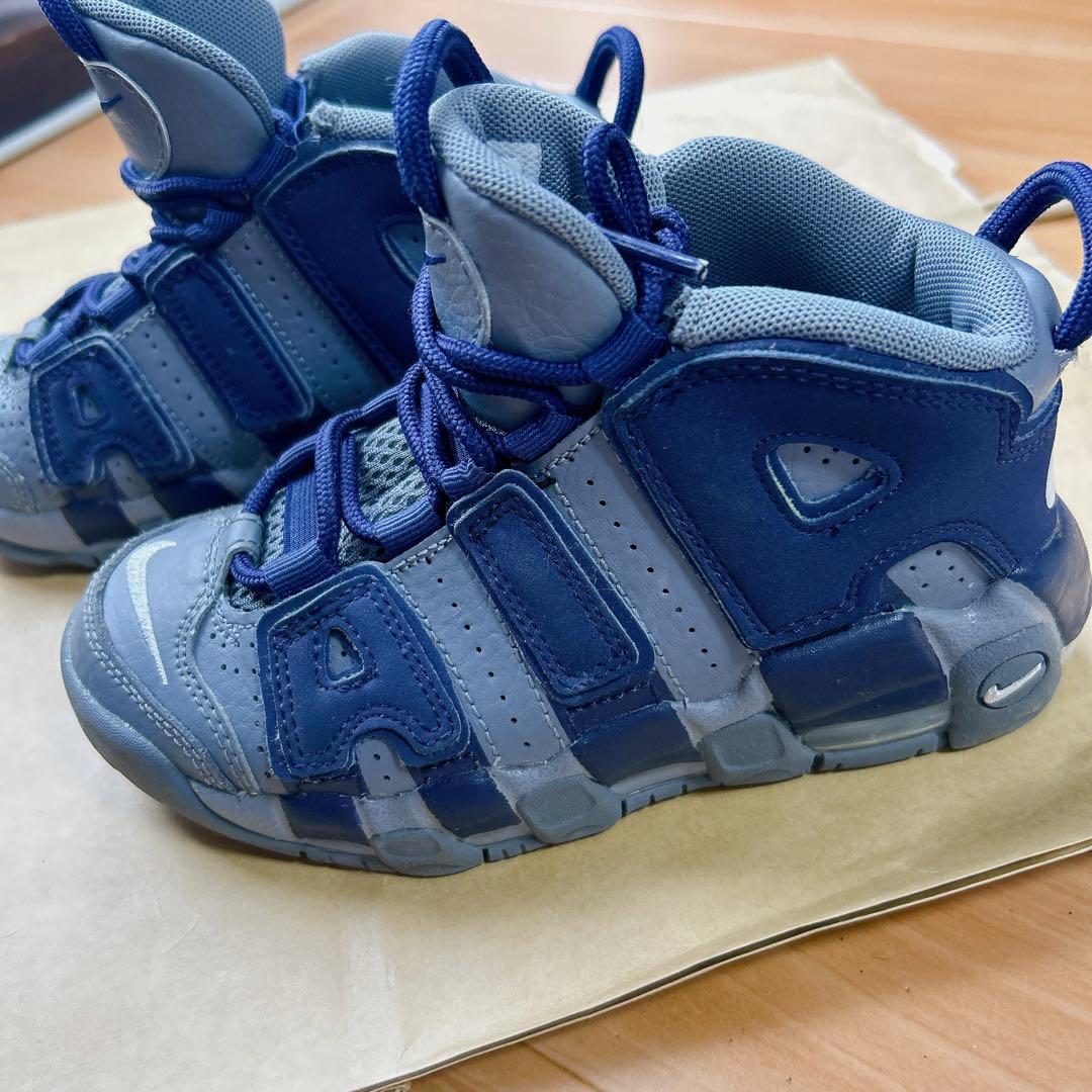 NIKE エアモア アップテンポ グレー 18.5cm