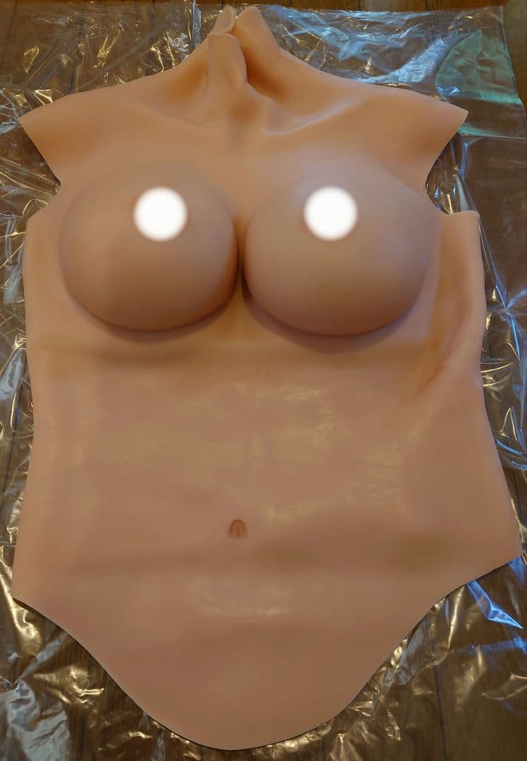 HUWAHUWA社 シリコンバスト　未使用