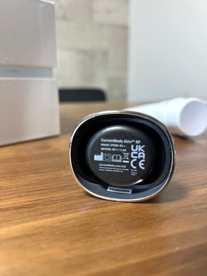 極美品】CURRENT BODY RFラジオ派美顔器&新品専用美容液