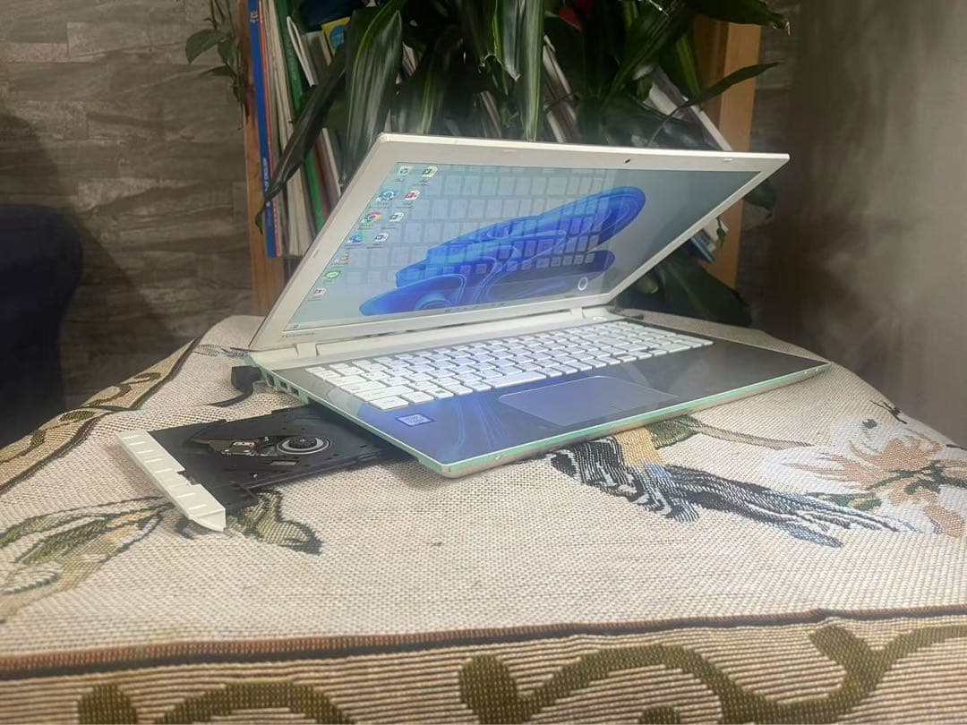 東芝✨サクサク動く✨薄型✨ノートパソコン✨人気のdynabook✨ Amazon.co.jp: 【整備済み品】ノートパソコン 東芝 G83 13.3型 FHD