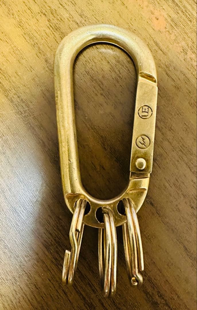 ユニフォームエクスペリメント キーリング キーホルダー 金