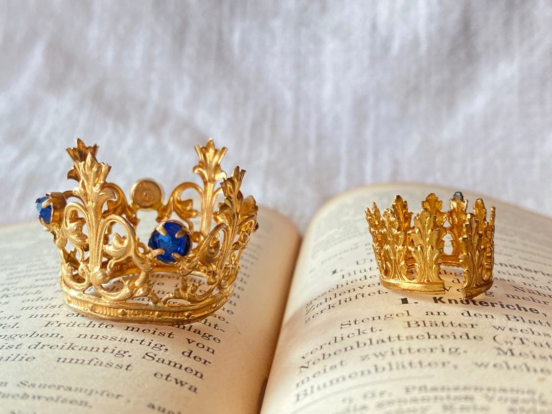 アンティーク　ビンテージ　ミニ王冠　セット ドイツ製 ヴィンテージ 王冠のスタンピング 21×26.5mm (1個) その他