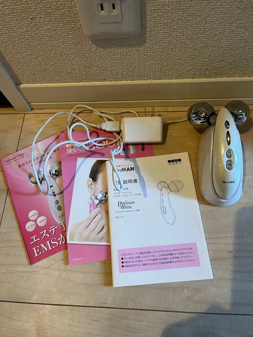 YA-MAN EMS美顔器 プラチナトルネードローラー - メルカリ