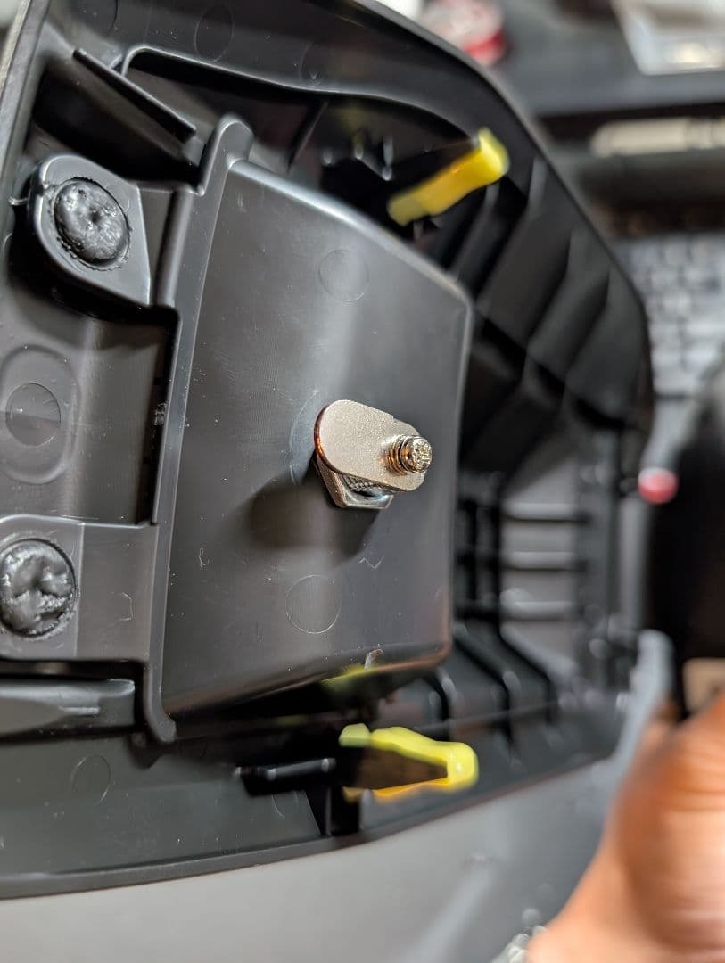 m*a様 ランクル70再再販(GDJ76W) 尿素リッドカバー 鍵付き加工 - メルカリ