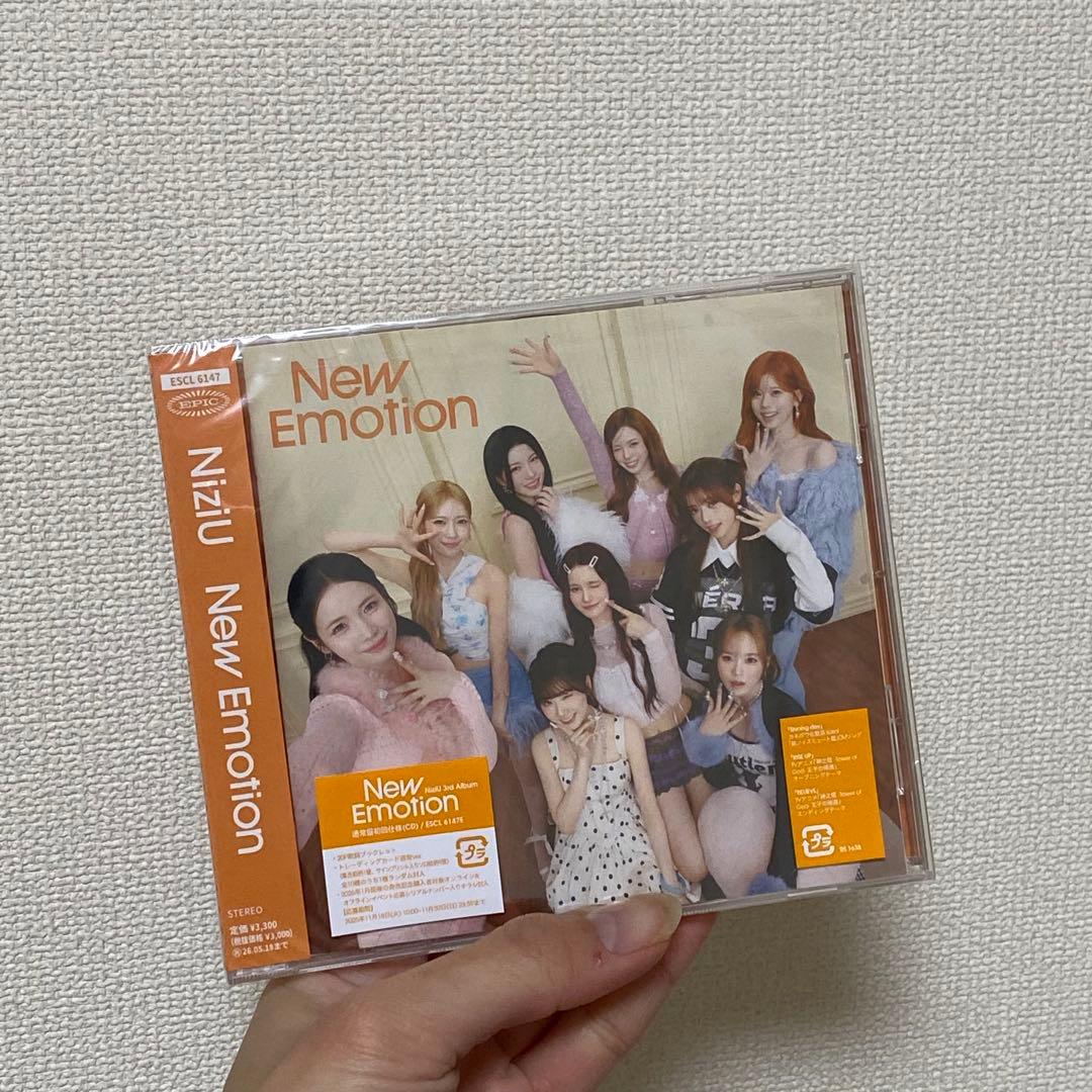 未開封 NiziU New Emotion 通常盤 - メルカリ