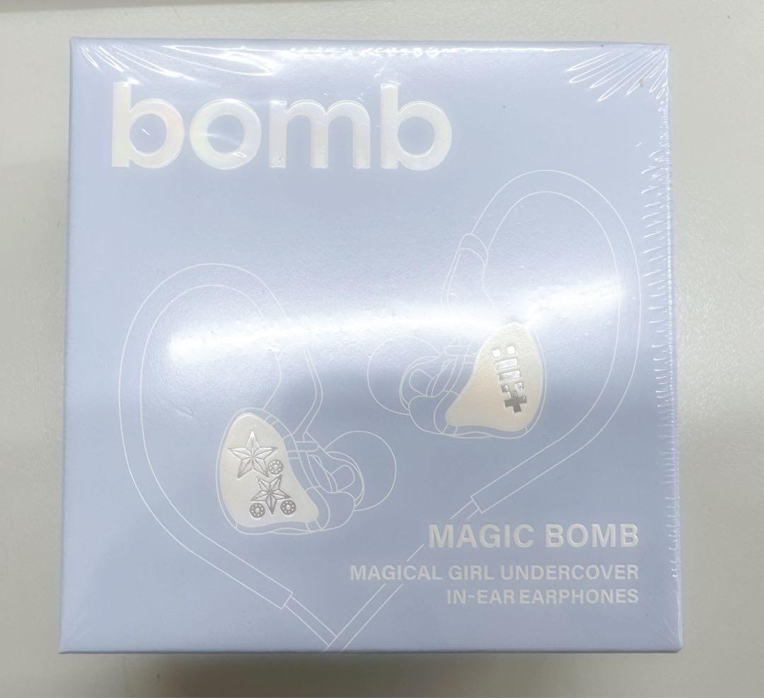 ILLIT アイリットBOMB イヤホン イヤモニ風 - メルカリ