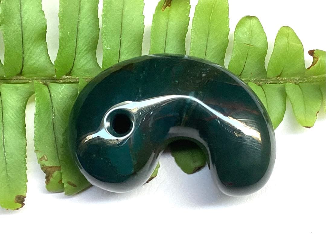 神宿る【 出雲石(青緑色の碧玉) 】島根県花仙山瑪瑙 青瑪瑙 出雲