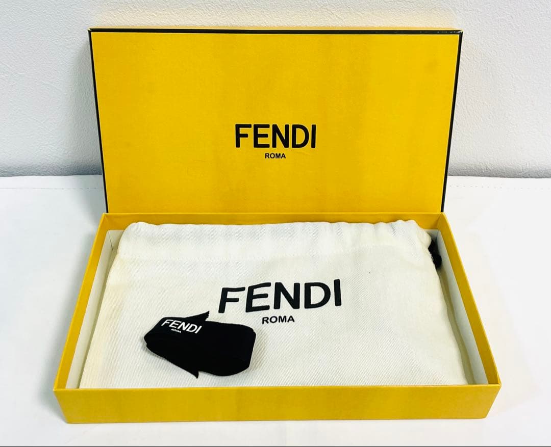 希少 FENDI レザー製ベア 大型チャーム イエロー - メルカリ