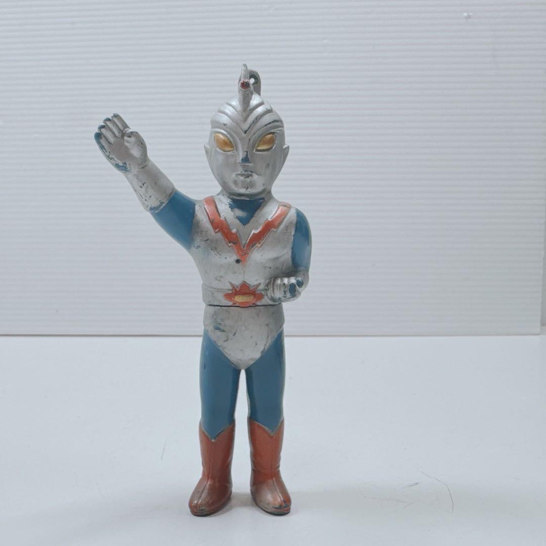 k1407 ポピー製　ペンダントソフビ　珍品　流星人間ゾーン　当時物 Amazon.co.jp: 098 L） ポピー 流星人間ゾーン ソフビ 16cm 萬年社