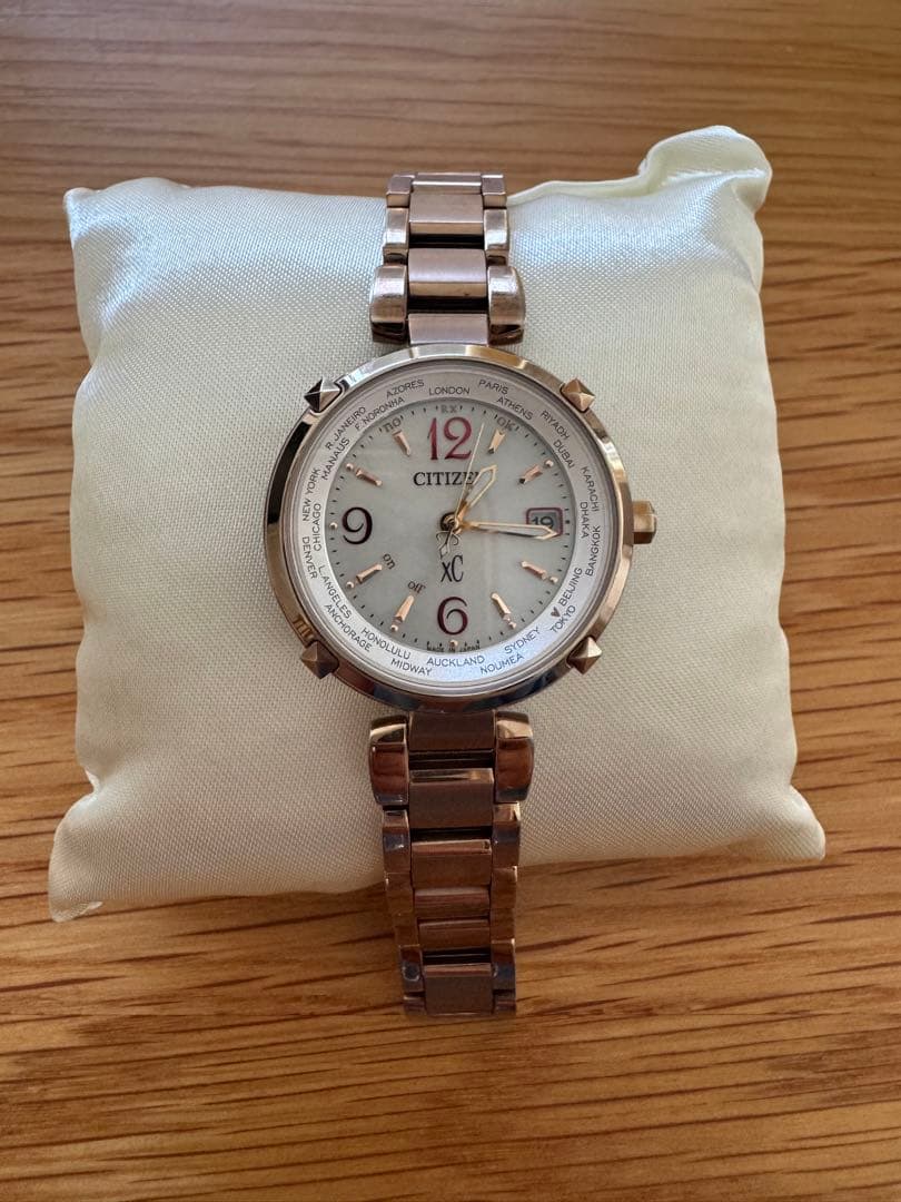 【美品】 CITIZEN XC ティタニア ハッピーフライト さくらピンク XC CITIZEN XC/クロスシー [hikari] ティタニア ハッピーフライト