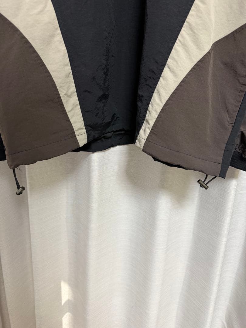 9090 (Ninety Ninety)ナイロンジャケット 黒/ベージュ - メルカリ