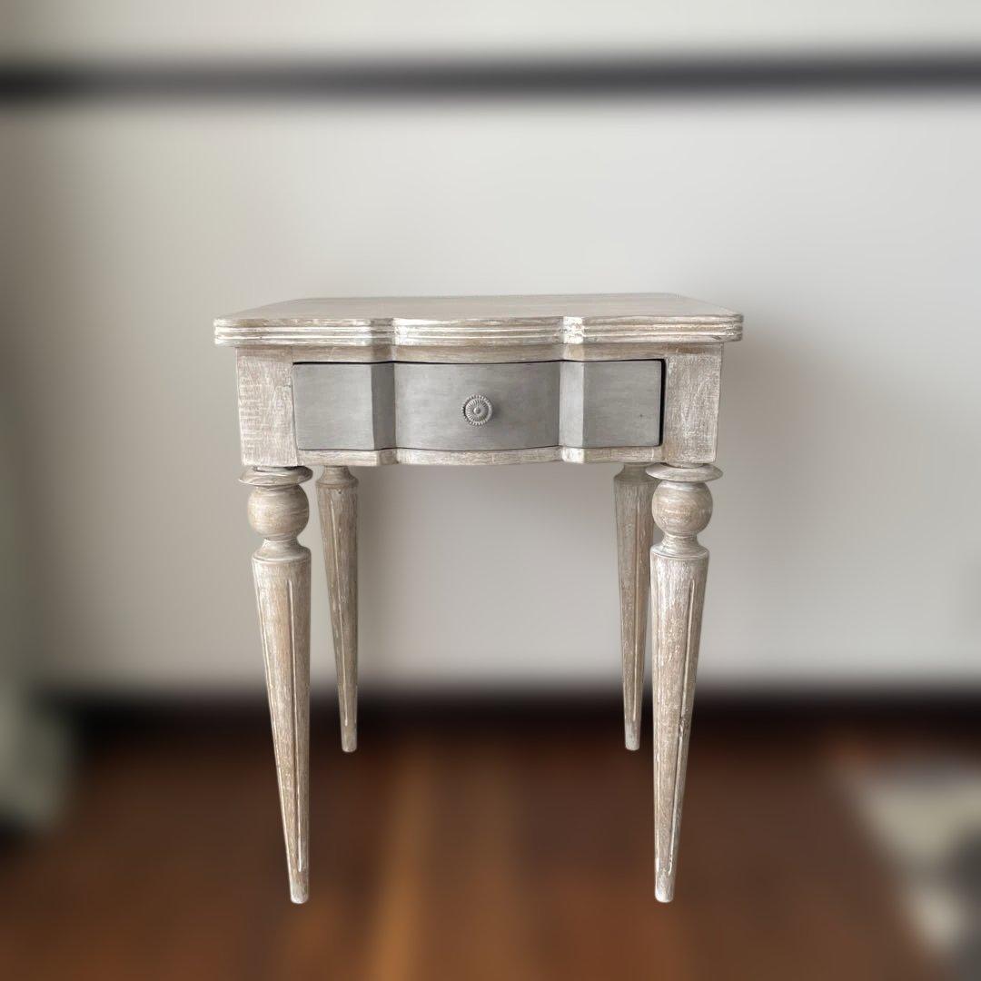 フレンチシックなサイドテーブル シャビーシック フレンチスタイル サイドテーブル 幅51cm｜Y-KAGU(輸入